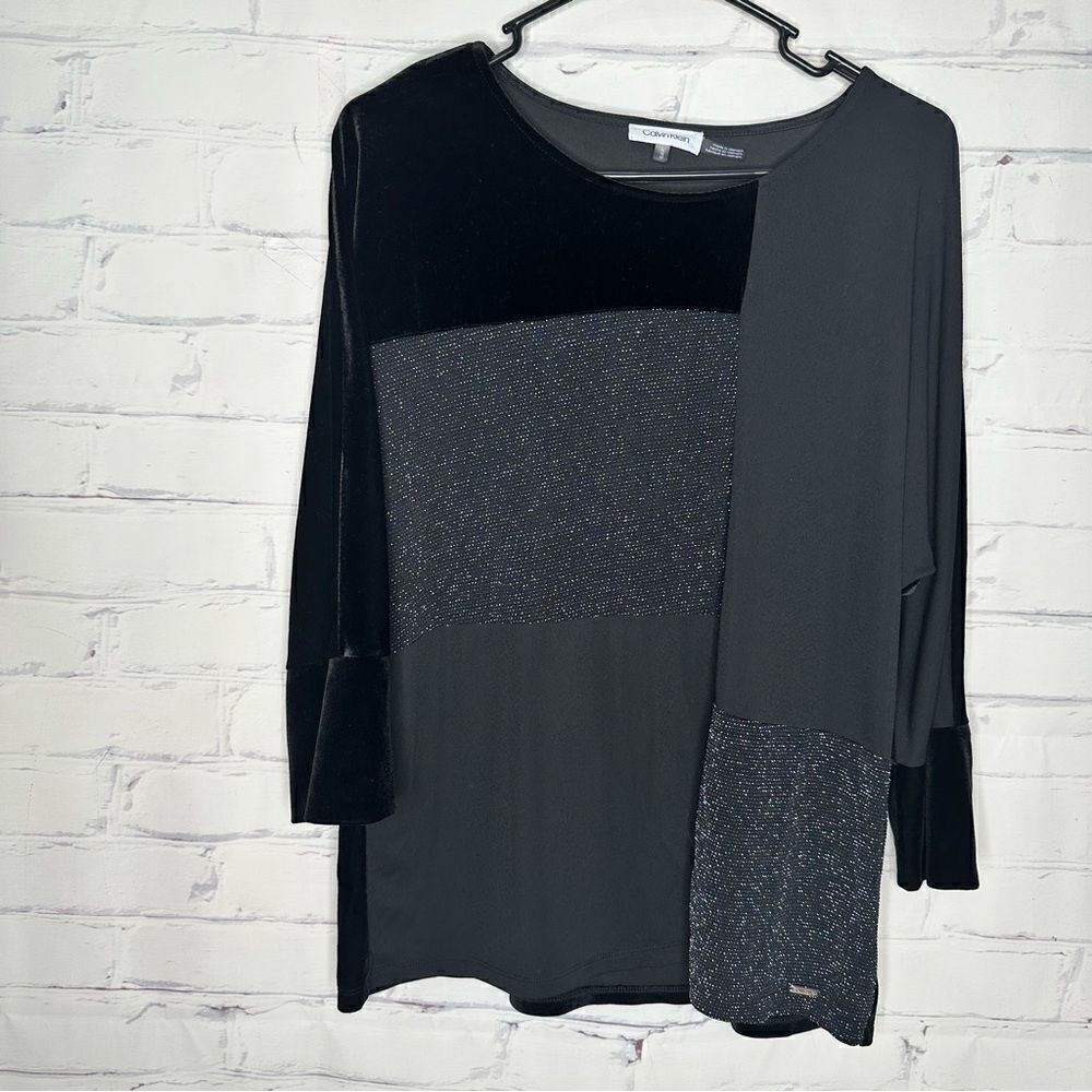 Calvin Klein large or medium black top‎